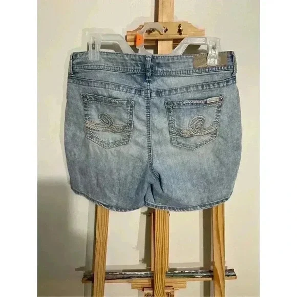 Seven7 Jean shorts women’s light washed size 10 - Picture 2 of 9